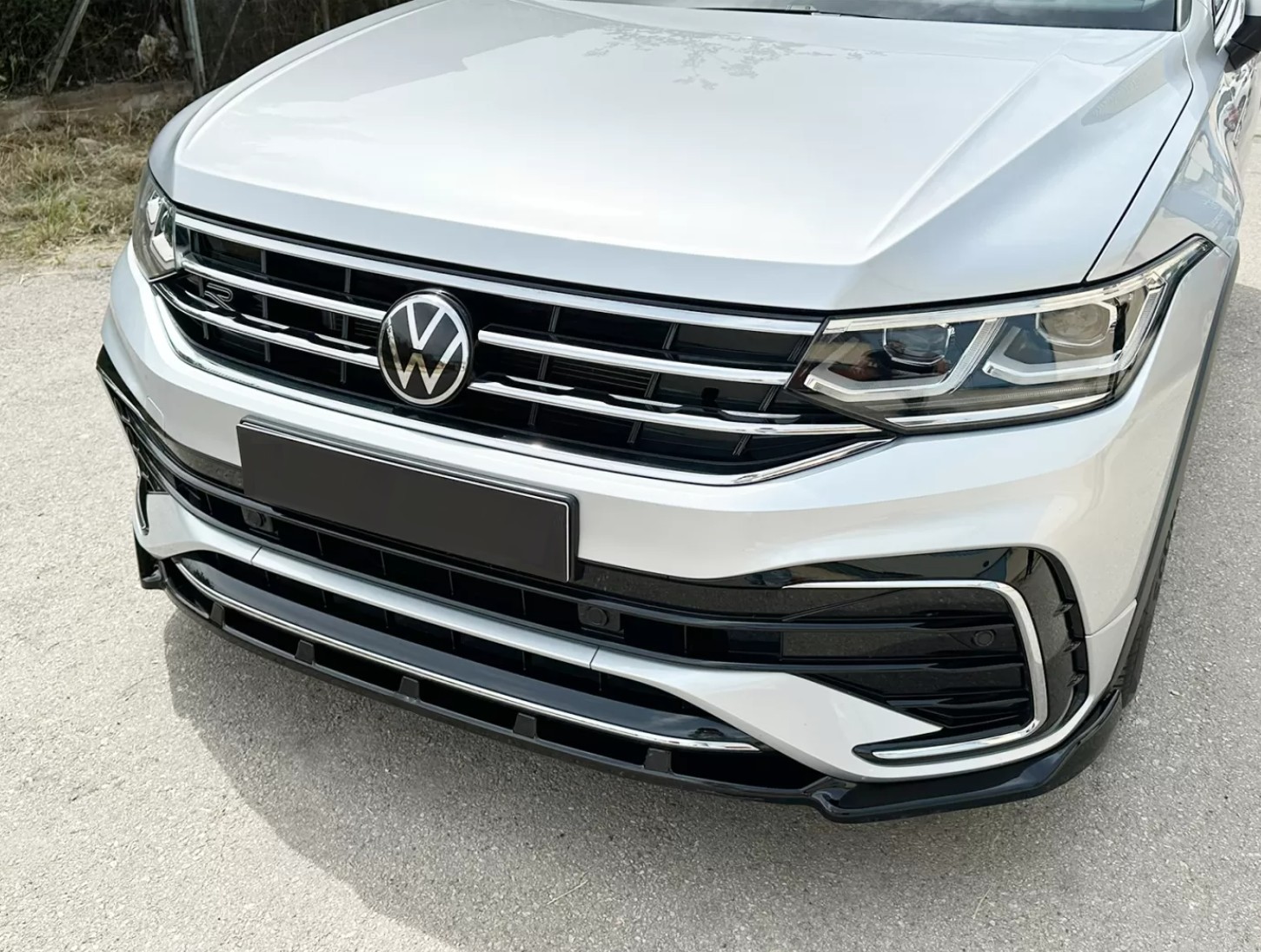 VW Tiguan R-Line voorspoiler